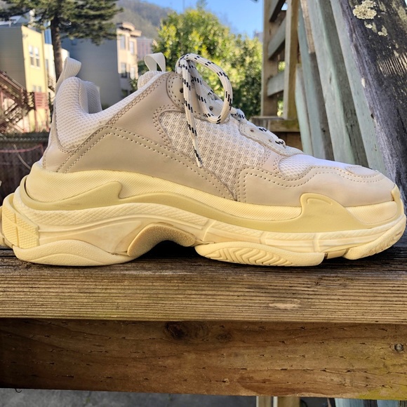 Balenciaga Triple S - Picture 5 of 8
